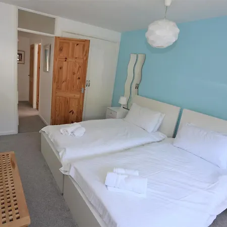 2 Bed In Newquay 75578 *