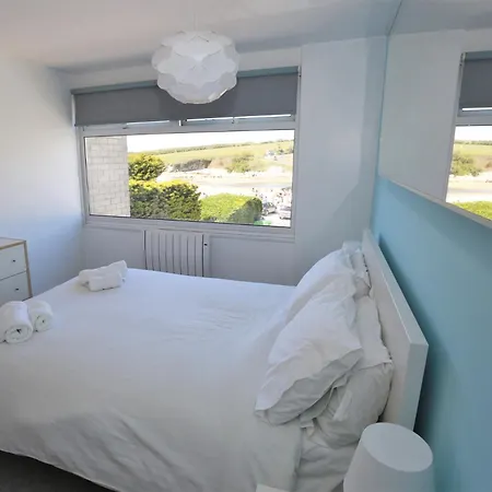 2 Bed In Newquay 75578 Holiday home