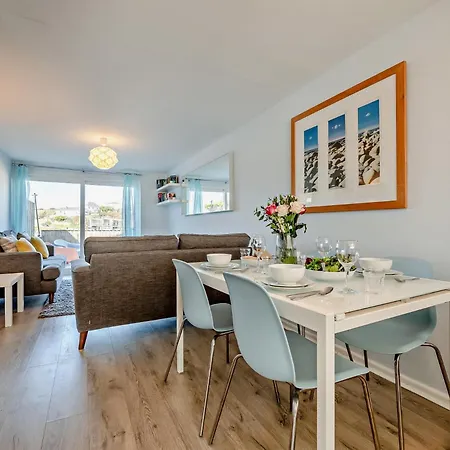 2 Bed In Newquay 75578 Holiday home